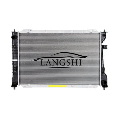 Goede prijs. Aluminium radiator voor Ford MAVERICK 3.0 Escape 9L8Z8005ACP Voor uw reparatiebehoeften online